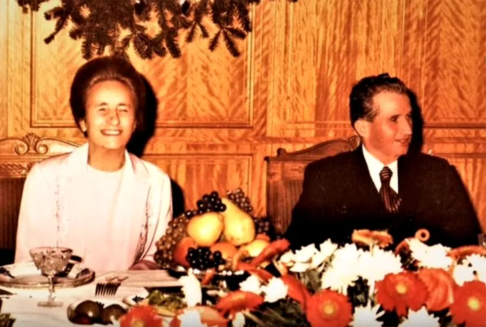 De ce Nicolae Ceaușescu bea sucul doar cu paiul. Motivul din spatele acestui gest ciudat