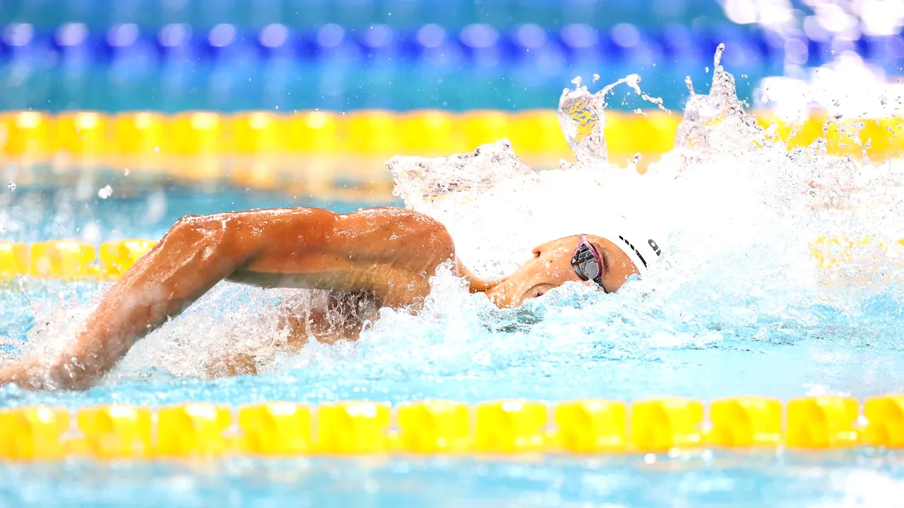 David Popovici, felicitat de Iohannis și Ciucă după câștigarea celei de-a doua medalii de aur la CM de Natație de la Budapesta