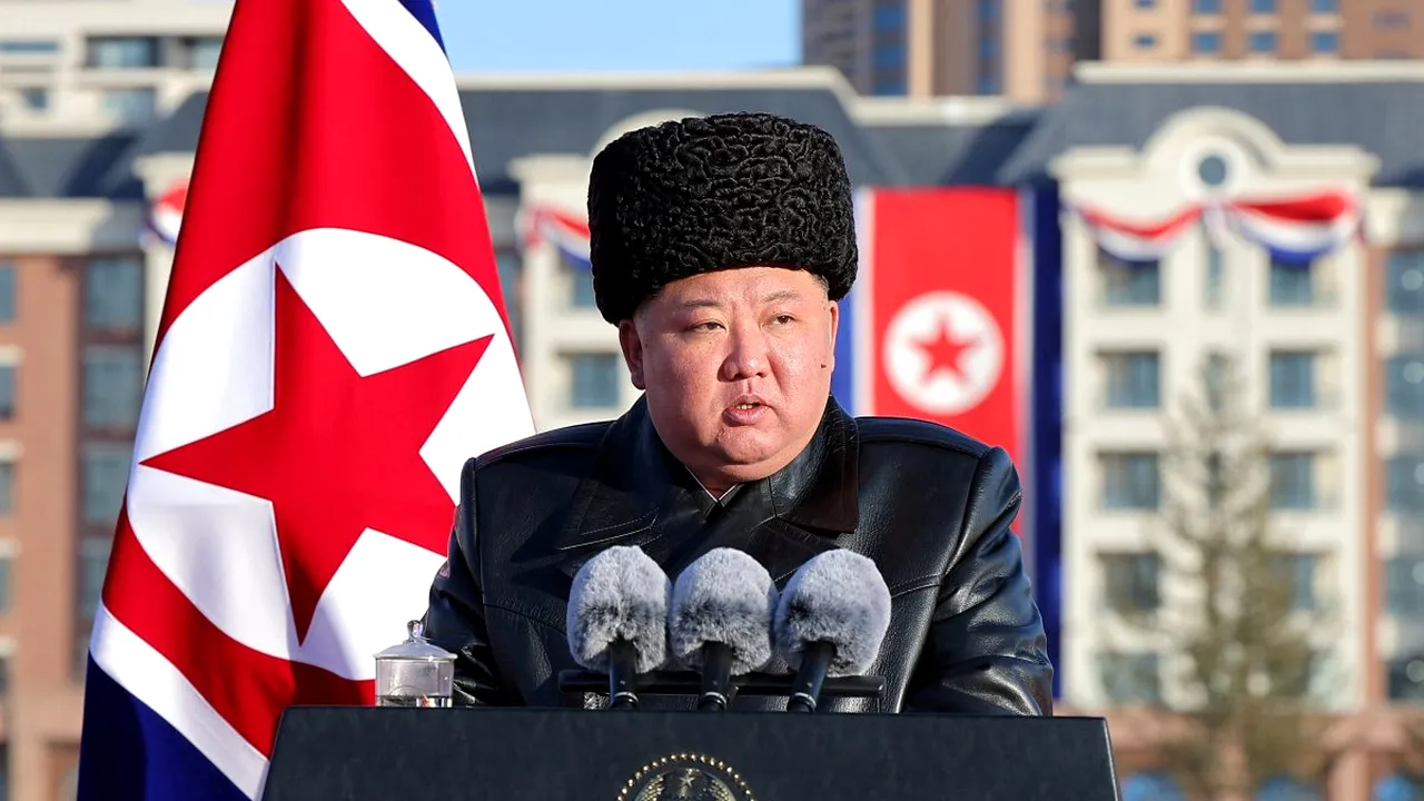 Kim Jong-un a inaugurat un cartier de lux în Phenian pentru familiile soldaților uciși în Ucraina. Cine a fost alături de liderul nord-coreean