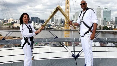 JO 2012. Nadia Comăneci poartă astăzi torța olimpică, care a ajuns la Londra