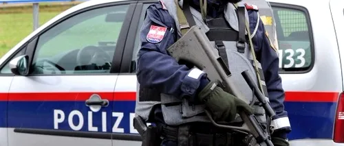 Doi români care transportau ilegal 13 imigranți, arestați în Austria