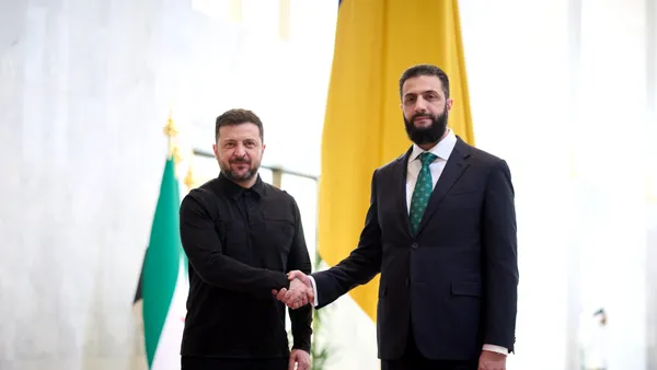 După Erdogan, Zelenski merge în vizită în Siria. Ce a discutat cu președintele sirian Ahmed al-Sharaa