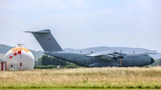 Avion militar german, vizat de un ATAC cu laser al armatei chineze /Ambasadorul Chinei, convocat pentru explicații