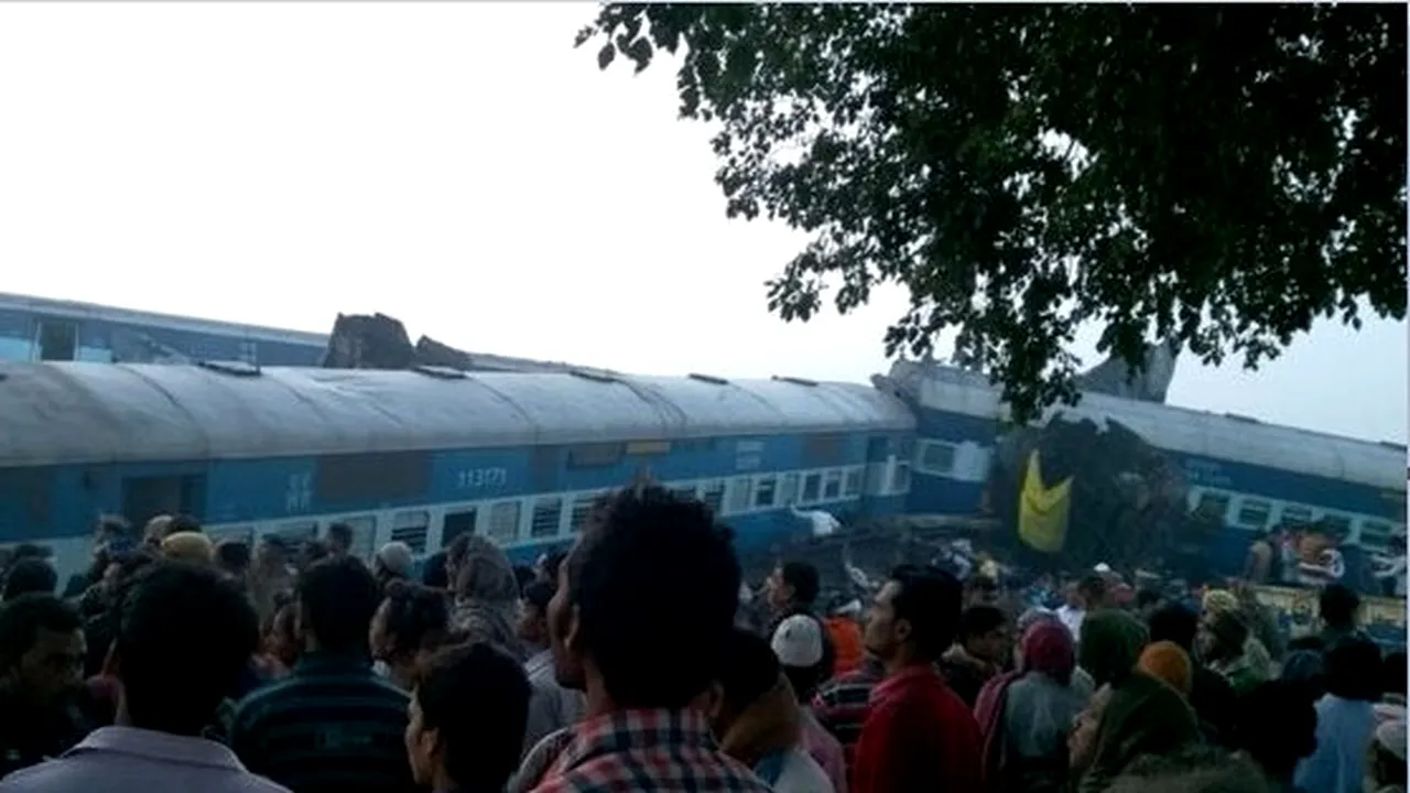 Cel puțin 120 de morți și peste 200 de răniți în India, după ce un tren a deraiat. Bilanțul victimelor este în creștere