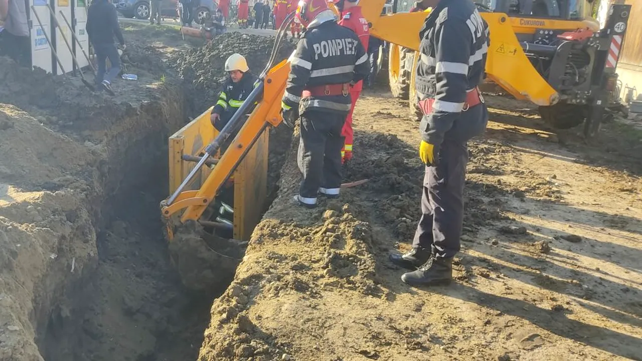 Tragedie în județul Cluj. Un tânăr de 20 de ani a murit îngropat de viu sub un mal de pământ. Totul s-a întâmplat sub privirile tatălui său