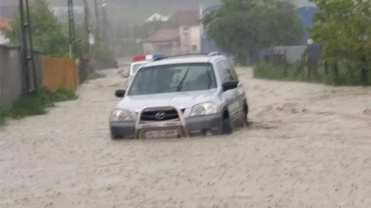 Apele au făcut prăpăd în Vâlcea. Imagini dramatice de la inundatii. GALERIE FOTO