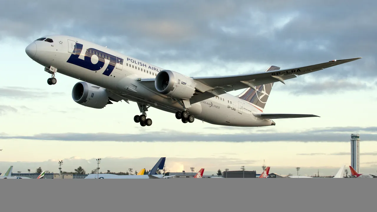 Un Boeing 787 polonez a aterizat de urgență pe aeroportul din Glasgow