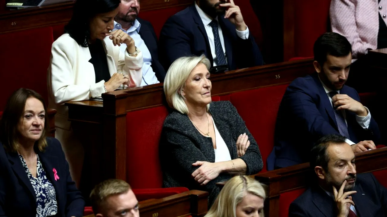 Marine Le Pen critică proiectul bugetar provizoriu al FRANȚEI. „Vom cenzura toate GUVERNELE prezentate de Emmanuel Macron”