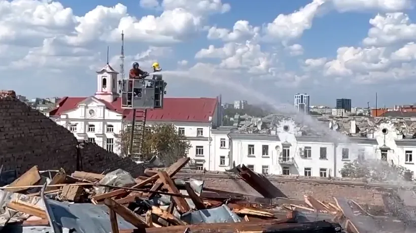 Atac cu rachetă, soldat cu zeci de victime, în orașul Cernihiv. Președintele Zelenski: Lumea să se opună terorii rusești - VIDEO
