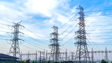 ANRE a majorat tarifele de transport al energiei electrice, de la 1 ianuare. Cât este creșterea și care sunt cauzele