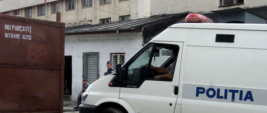 Doi maramureșeni, arestați după ce au luat cu forța o femeie în mașina lor