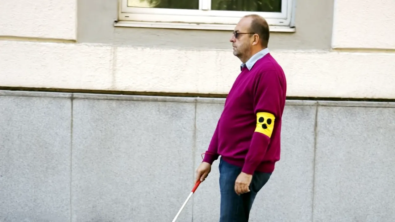 Am facultate, dar M-AU EXPULZAT DIN ÎNVĂȚĂMÂNT. Nu ne acceptă pe noi, NEVĂZĂTORII