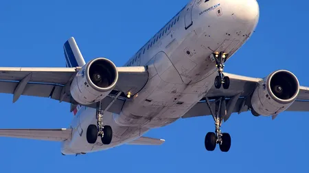Panică la bordul unui avion care efectua cursa Bacău-Catania. Aeronava a aterizat de urgență