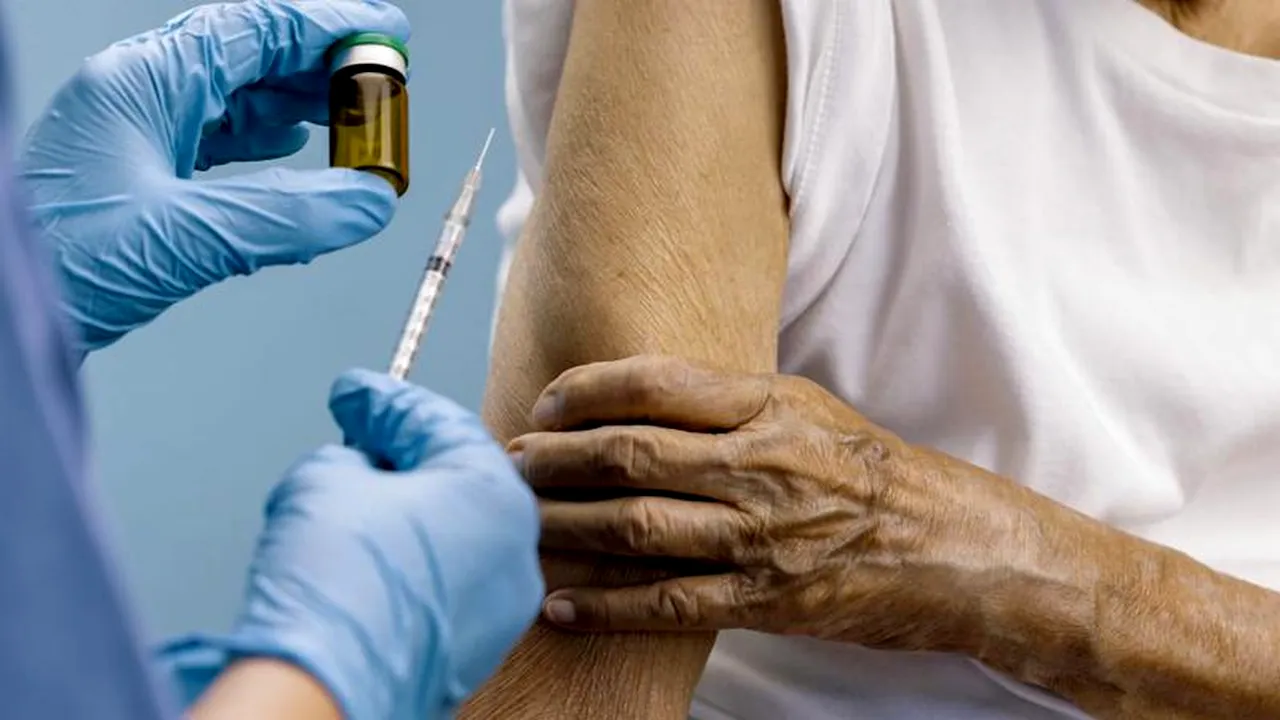 Ce spun autoritățile despre primul român care a suferit o reacție adversă gravă după vaccinare