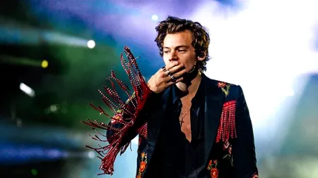 Un fost membru al trupei One Direction a fost jefuit sub ameninţarea cuţitului