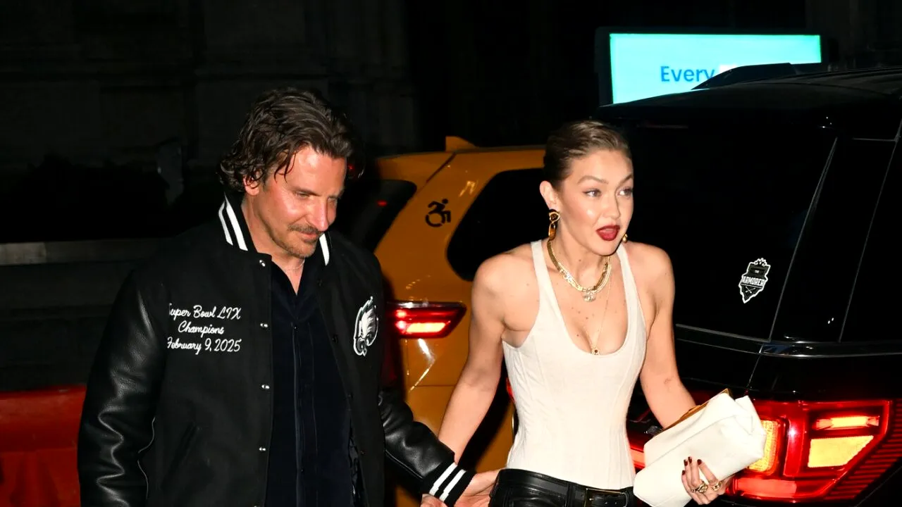 Supermodelul Gigi Hadid, la braț cu starul de la Hollywood Bradley Cooper, la petrecerea de ziua ei. Detaliul care a alimentat zvonurile de NUNTĂ