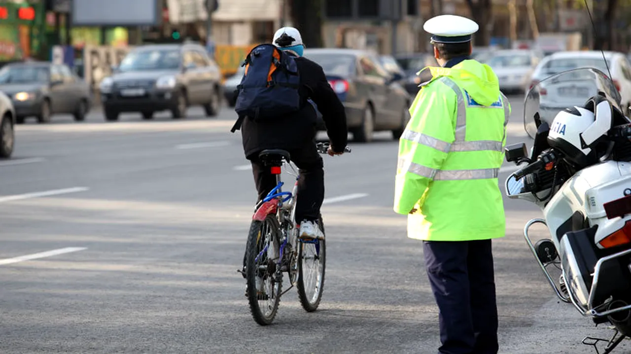 Un bărbat s-a urcat pe un stâlp al nocturnei stadionului din Pitești și amenința că se aruncă. Sora sa l-a convins să coboare. Un cetățean a pus la baza stâlpului o sticlă cu țuică pentru a-l convinge să renunțe