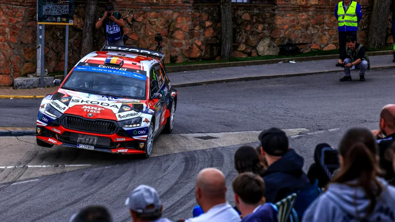 Simone Tempestini a DERAPAT în Campionatul European de Raliuri și a abandonat! „A fost imposibil să scoatem mașina de acolo”