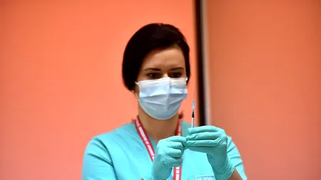 A început vaccinarea cu doza a treia. Condițiile în care vă puteți imuniza