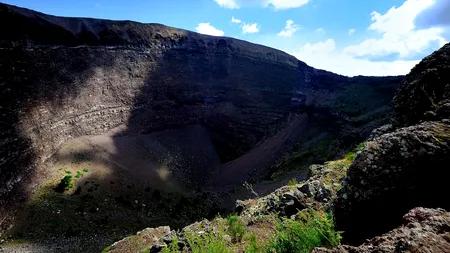 Un turist american a căzut în craterul Muntelui Vezuviu în încercarea de a-și face un selfie