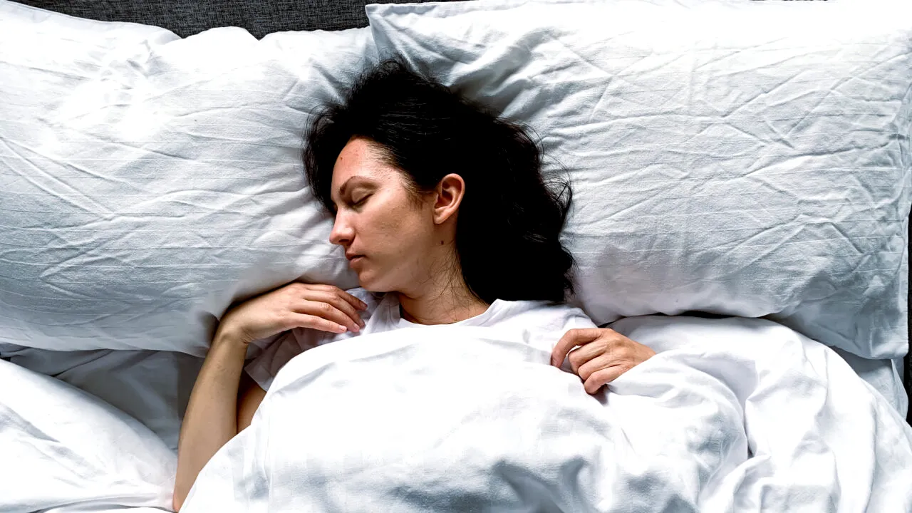 Ce se întâmplă în corpul tău după numai o noapte de SOMN pierdută. Ce arată un nou studiu