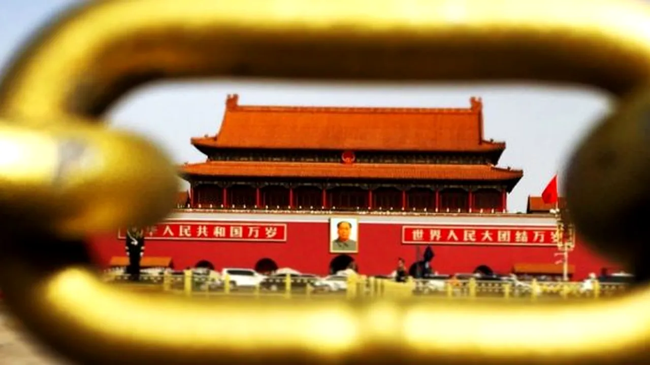 China declanșează vânătoarea de jurnaliști! Reacție UE după ce reporterul Bloomberg a fost arestat la Beijing!