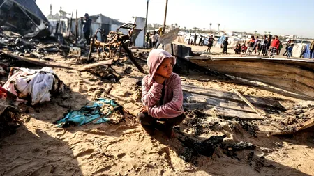Gaza: 25 de persoane UCISE în urma atacurilor israeliene împotriva taberelor de persoane strămutate
