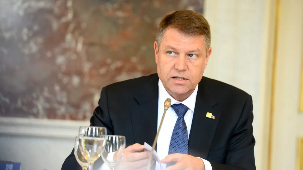 DISCUȚII. Klaus Iohannis se întâlnește cu premierul și mai mulți miniștri pentru a dezbate problema gestionării epidemiei de COVID-19