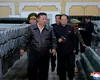Kim Jong-Un solicită creșterea producției de obuze de artilerie, pe fondul consolidării relației DIPLOMATICE cu Rusia