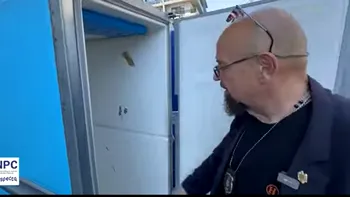Piedone, la mare: „Nu vă mai uitați după oferte! Nu există oferte, există doar înșelăciune”