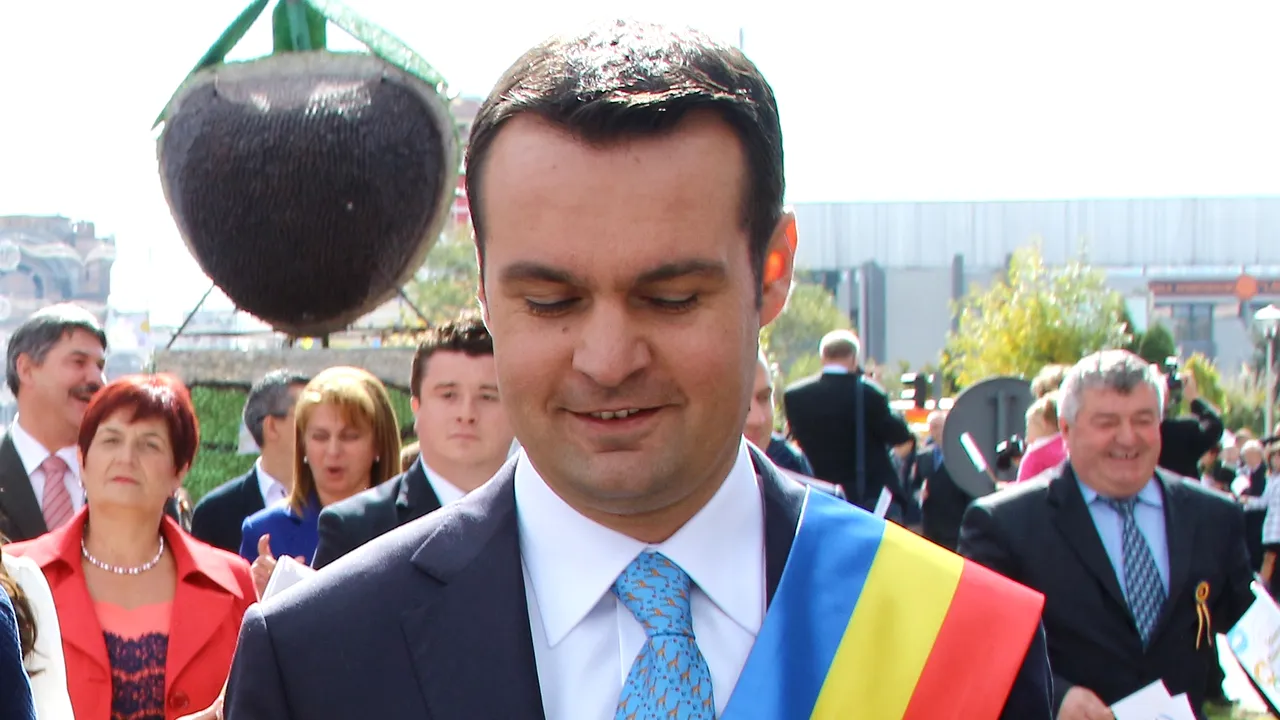 Primarul ales din pușcărie, jurământ cu escortă de la penitenciar