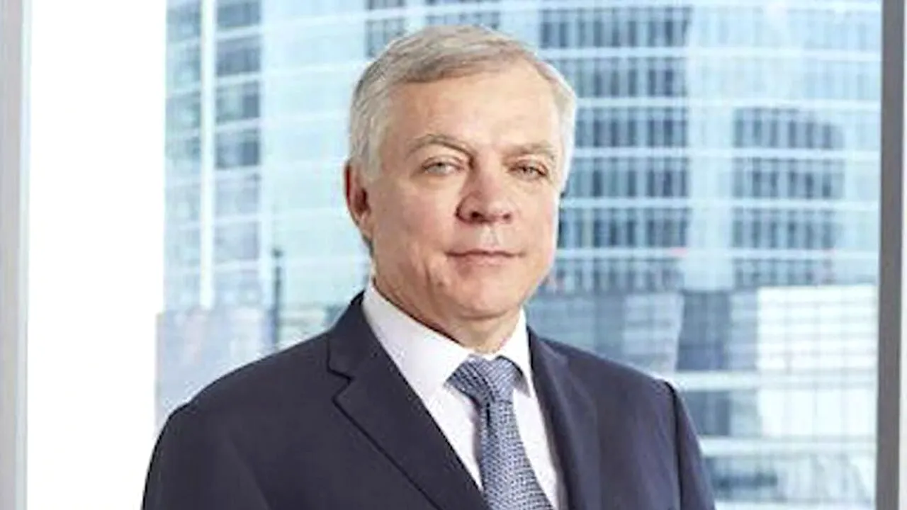 Încă un deces suspect în Rusia. Vicepreședintele companiei Transneft a MURIT după ce a căzut de la etaj