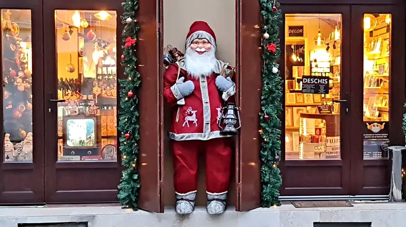 Un Moș Crăciun de doi metri a fost furat din fața unui magazin din Timișoara. „Este foarte mare, are peste doi metri înălțime și e foarte voluminos”
