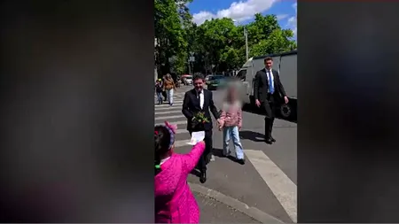 Președintele ales al României, Nicușor Dan, despre imaginile cu el ducându-și fetița la școală: „Am avut 20 de minute DIFICILE”