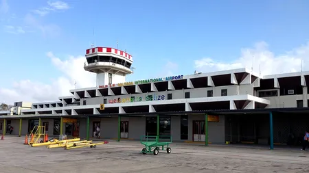 Un VLOGGER faimos iese la atac: acuză că nu a fost lăsat să intre în Belize pentru că este român!