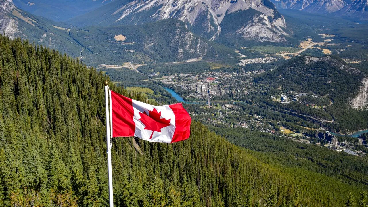 POVESTEA a doi români care trăiesc în Canada și au aflat, după zeci de ani, că sunt frați. Mai mult, pe băieții lor îi cheamă la fel