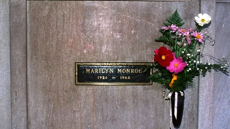 Cripta de lângă mormântul lui Marilyn Monroe, VÂNDUTĂ unui bărbat care vrea să fie înmormântat lângă celebra vedetă