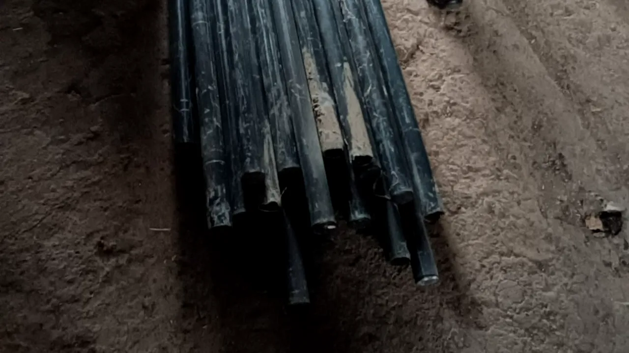 Un bărbat a furat țevile de la indicatoarele rutiere din două localități din Mehedinți