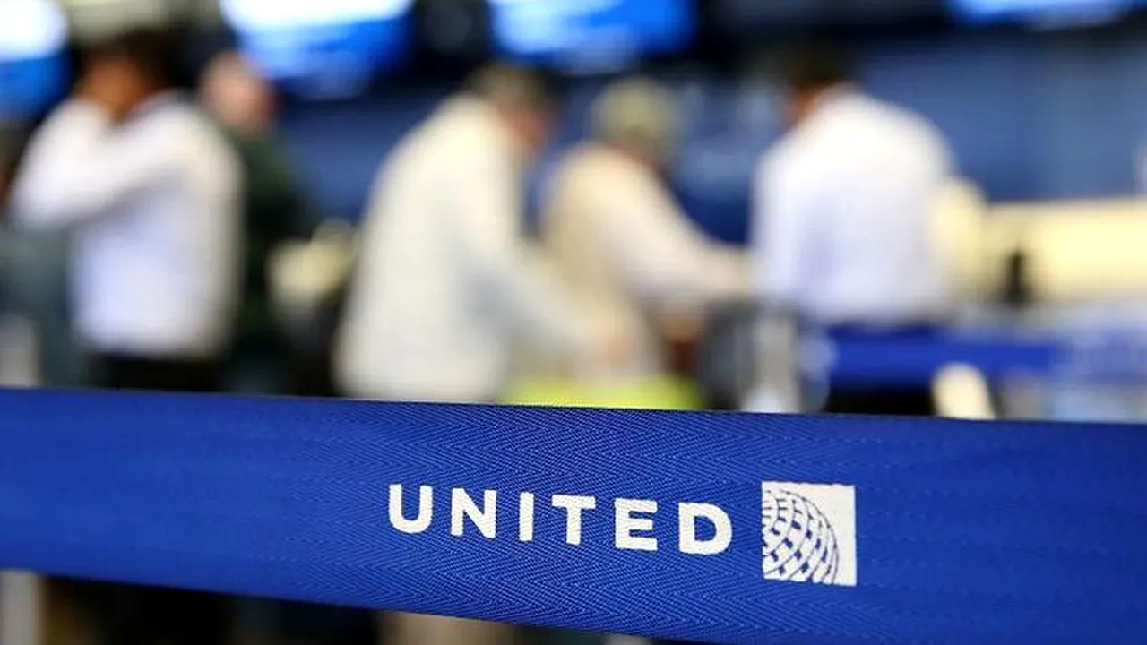 75 de dolari la business class, un bilet SUA-Europa care, în mod normal, costă 5.000 de dolari. „Oferta