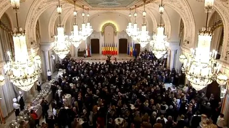 INCIDENT la recepția de Ziua Națională: Un bărbat a fost RESUSCITAT în Palatul Cotroceni chiar înainte de ceremonie