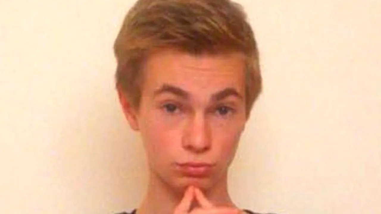 Și-a lovit iubita cu un ciocan, după ce a refuzat să-i dea parola de la contul de Facebook. Tânărul a trântit-o la pământ și a continuat să o tortureze