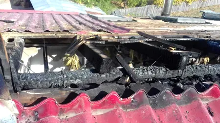 Un incendiu izbucnit într-un cămin cultural din Gorj, în care funcționează o grădiniță, a condus la evacuarea a 45 de copii
 