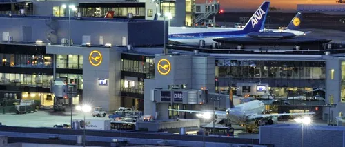 325 de zboruri au fost anulate pe aeroportul din Frankfurt din cauza ninsorii și a poleiului