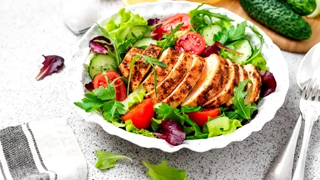 Ce să mănânci seara fără să te îngrași. Idei de preparate delicioase, cu puține calorii