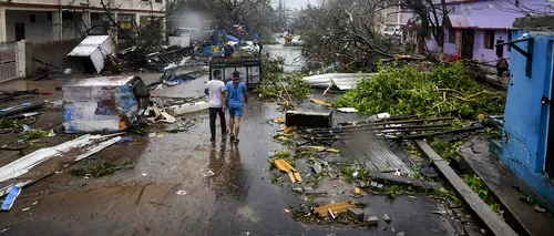 Ciclonul Fani face ravagii în India: Zeci de morți și sute de mii de sinistrați - VIDEO