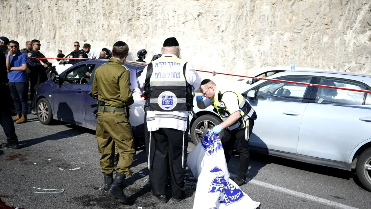 Cel puțin un mort și 11 răniți în urma unui ATAC ARMAT produs la periferia Ierusalimului