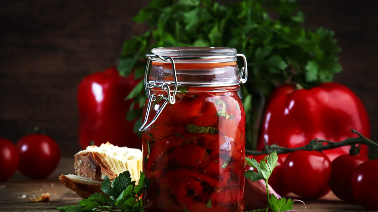 Cum prepari gogoșari marinați opăriți. E cea mai bună rețetă de toamnă