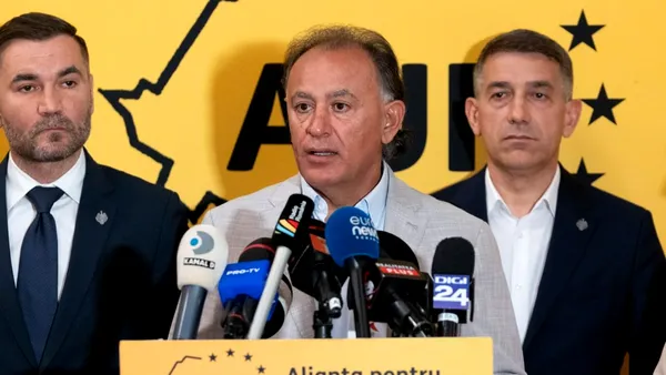 Mohammad Murad îi cere lui Ilie Bolojan să facă economie în aparatul de stat. „Dacă austeritatea este necesară, începeți cu politica, nu cu elevii”