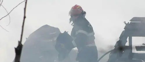 Incendiu într-un imobil de pe Calea Moșilor din Capitală. Un copil de două luni a fost dus la spital