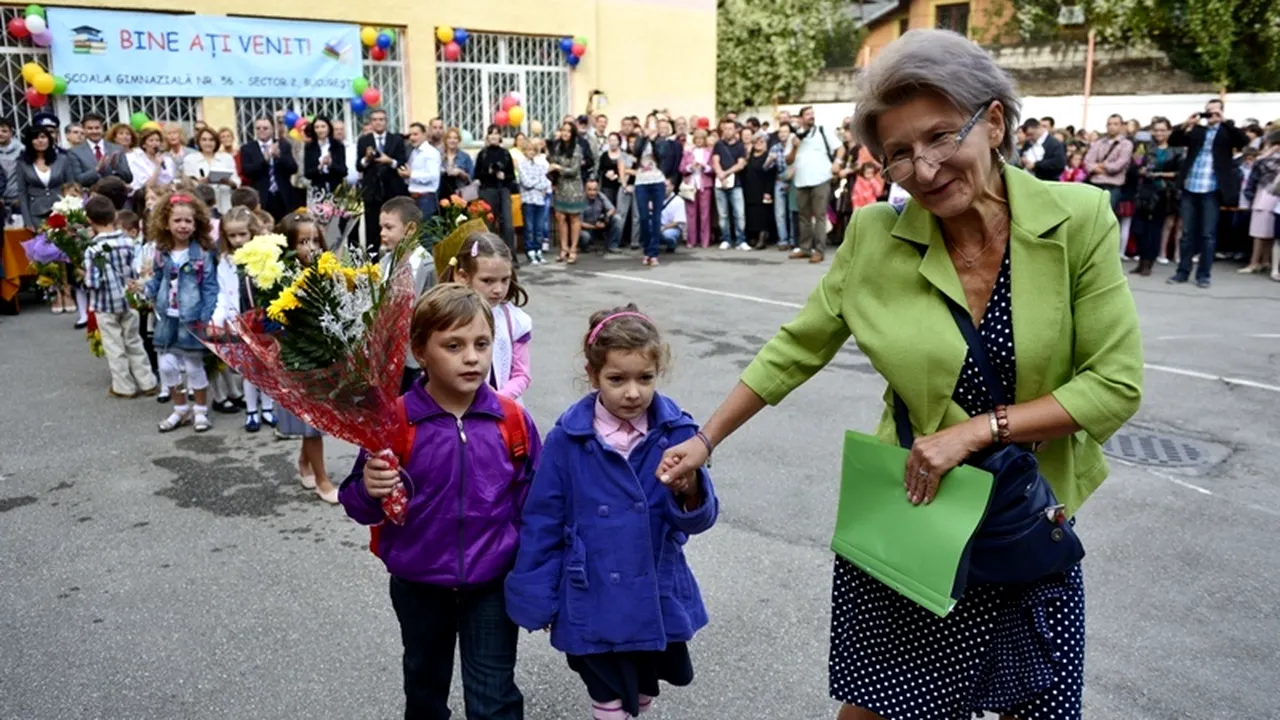 Acord între Ministerul Educației și sindicate. Ce se va întâmpla cu învățătorii și educatorii trimiși să facă facultate
